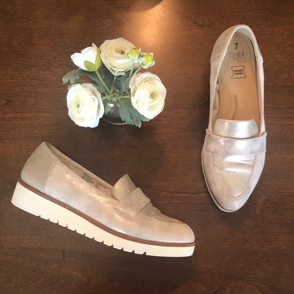 EUC Time and Tru Wedge Loafer